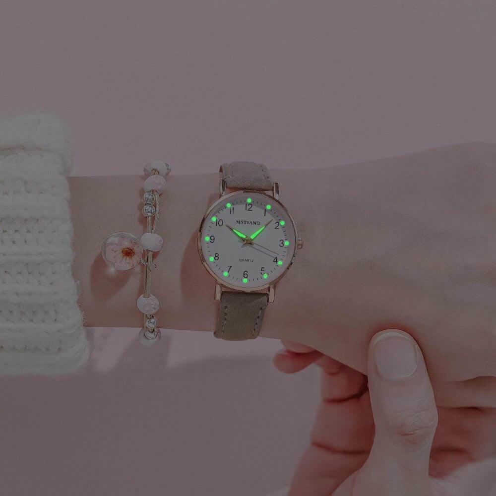 STEVVEX Women's 30mm Quartz Leather-Strap Watch | STGD278NTE